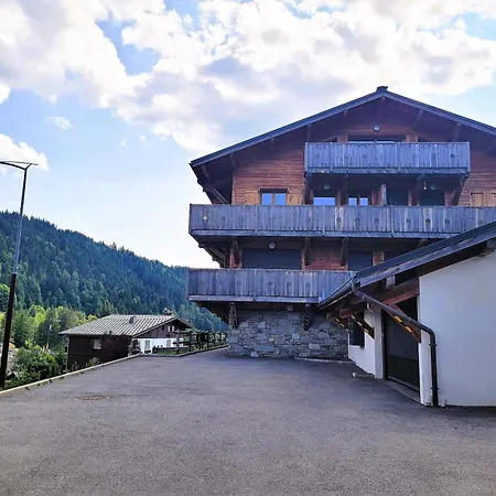 Cosy Aux Gets Avec Parking Et Wifi, Proche Des Pistes - Fr-1-598-145 Apartment *